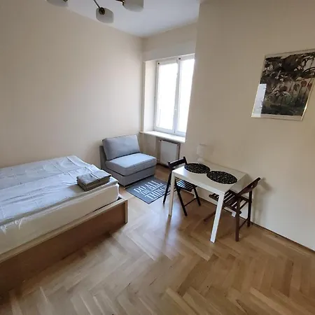 Your Powisle Fabryczna Apartment